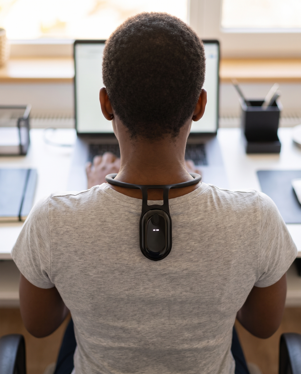 Neck Posture Reminder – Compact Wearable Device for Everyday Use