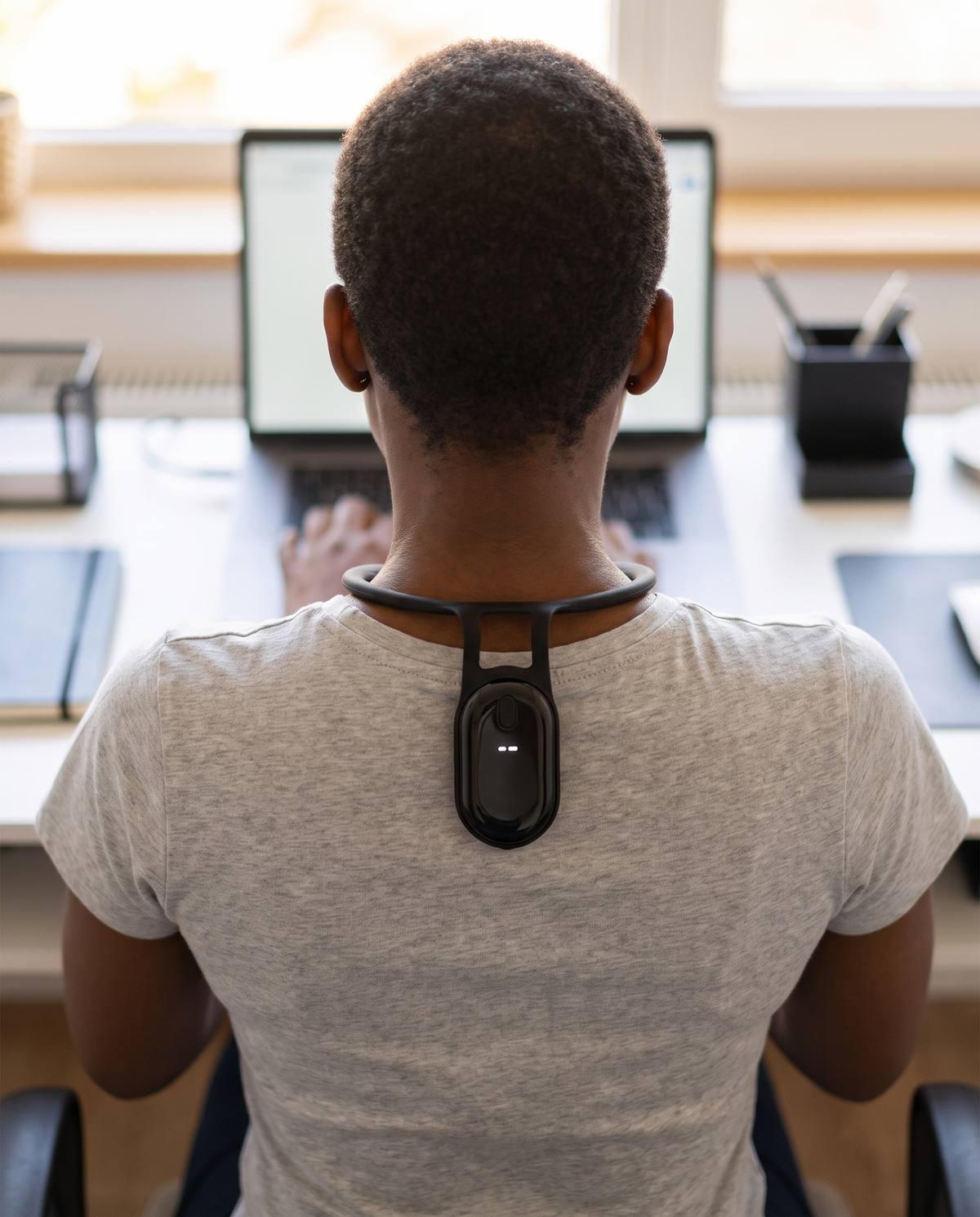 Neck Posture Reminder – Compact Wearable Device for Everyday Use